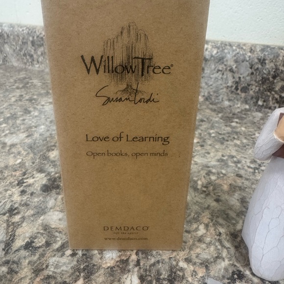 Demdaco Willow Tree Love of Learning Figurine - Picture 3 of 6